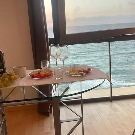 Garibaldi Apartment *
